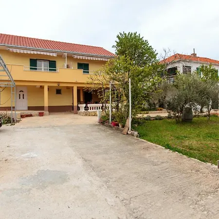 Charming In With Sea View - 45 M² Apartment Slatine