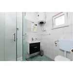 Charming In With Sea View - 45 M² Слатине