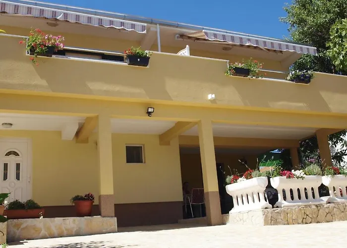 Charming In With Sea View - 45 M² * 斯拉汀