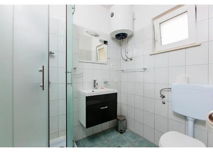 Charming In With Sea View - 45 M² 斯拉汀